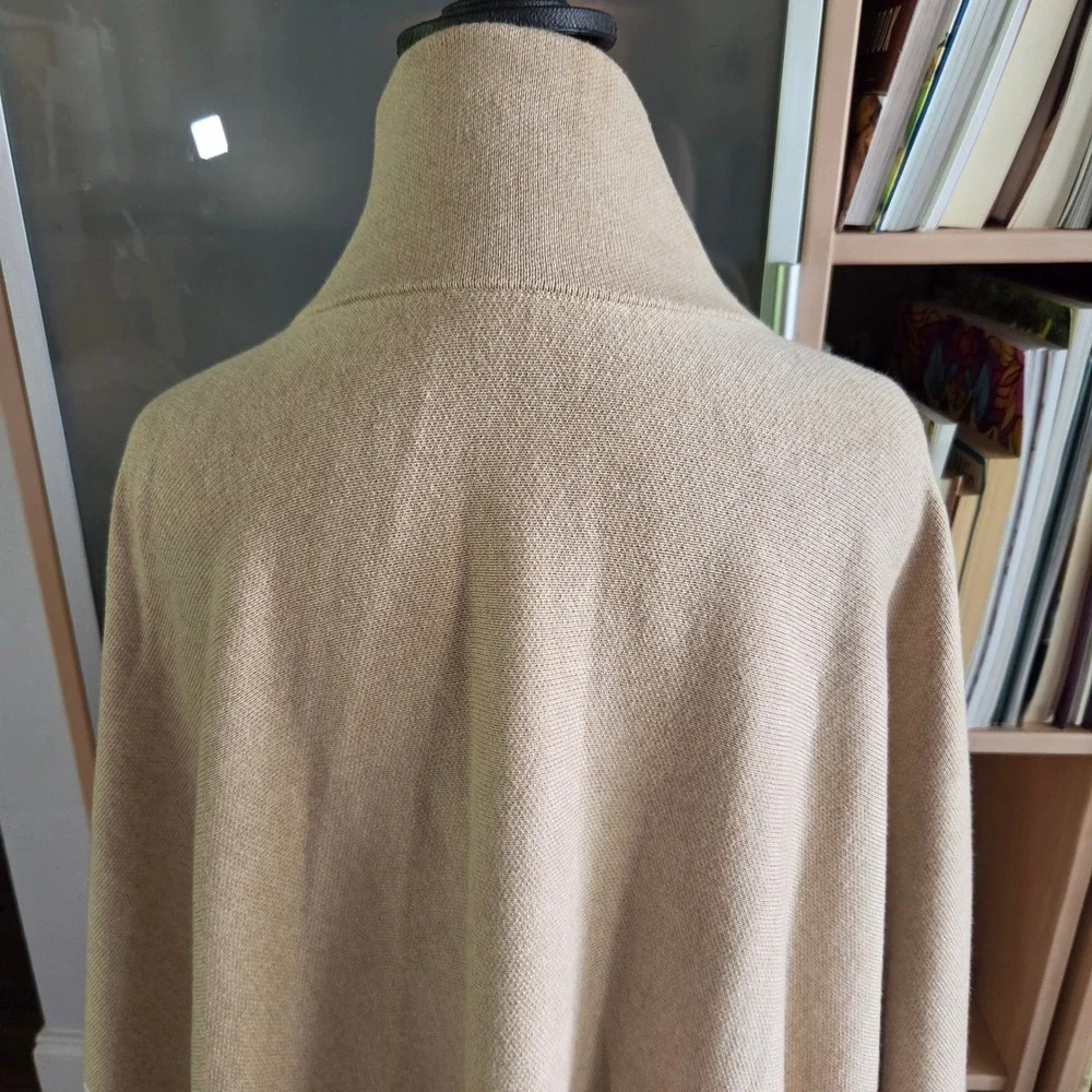 J.McLaughlin Tan Beige Mock Neck Fringe Poncho Chain Link Border One Size